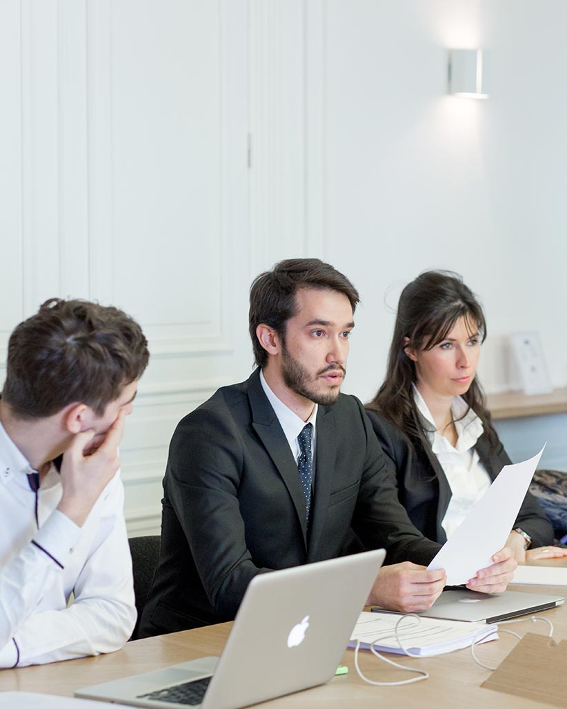 HEAD exercer le métier juriste d'affaires